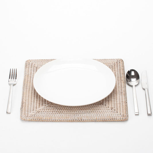 Handmade rattan square placemat: rustic elegance for your table, 31*31*1 cm.