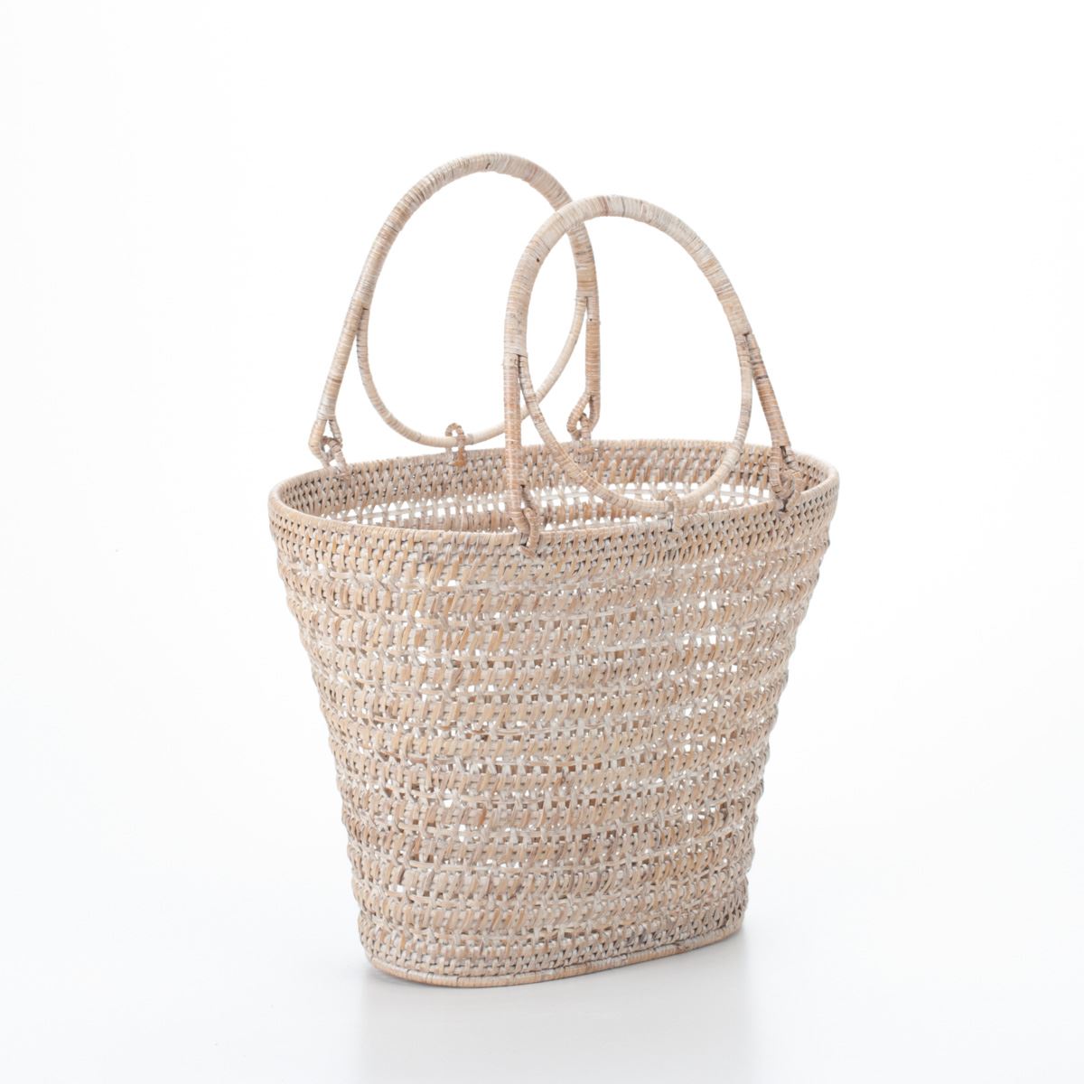 Handmade rattan bag - A touch of natural elegance! Dimensions: 37x20x28 cm