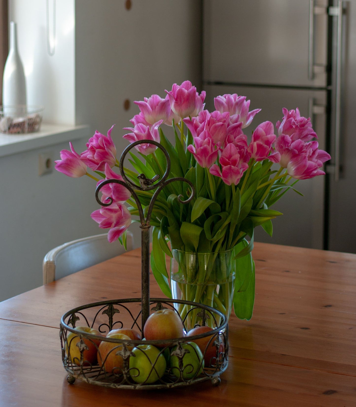 Antique-Style Metal Basket - Versatile Decor for Home & Gifts