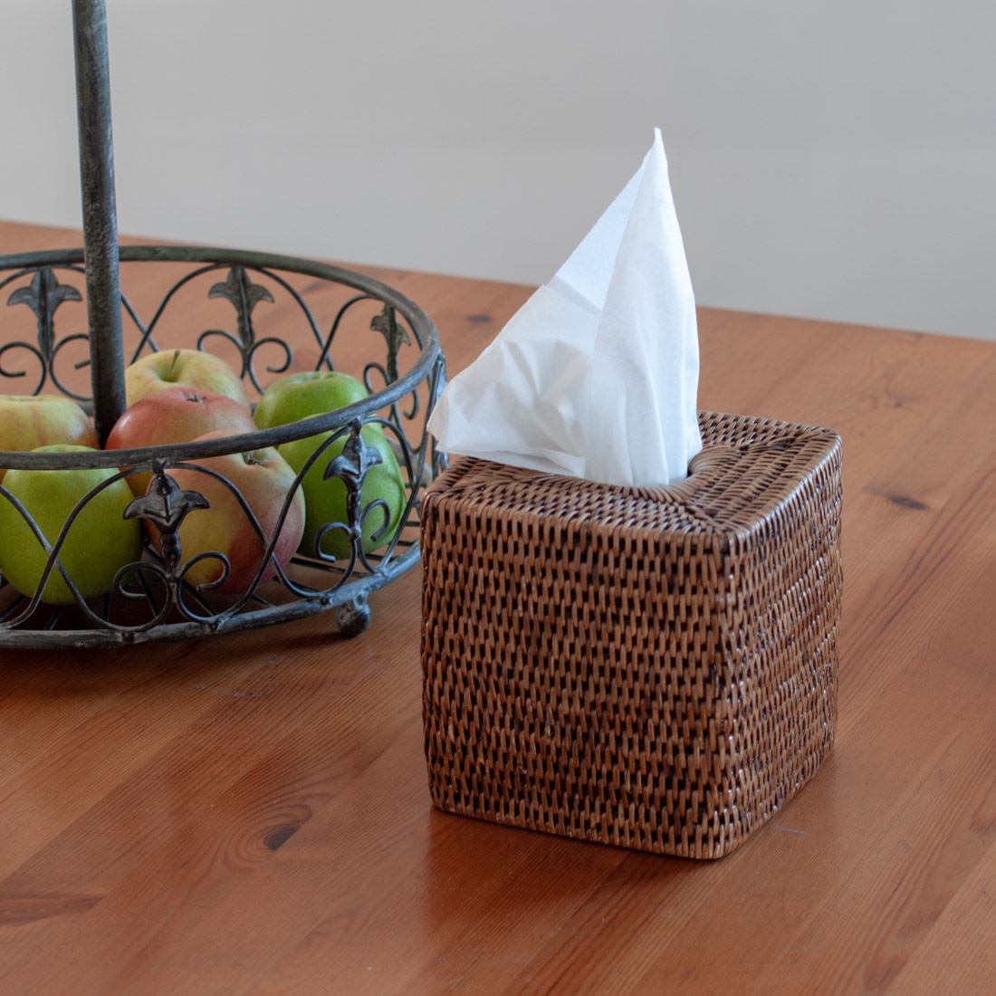 Handwoven Rattan Napkin Holder – Rustic Tabletop Accent, 15x15x15 cm