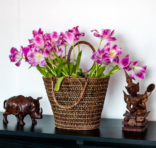 This handmade rattan bag is a piece of natural elegance! 37ั
20ั
28 cm