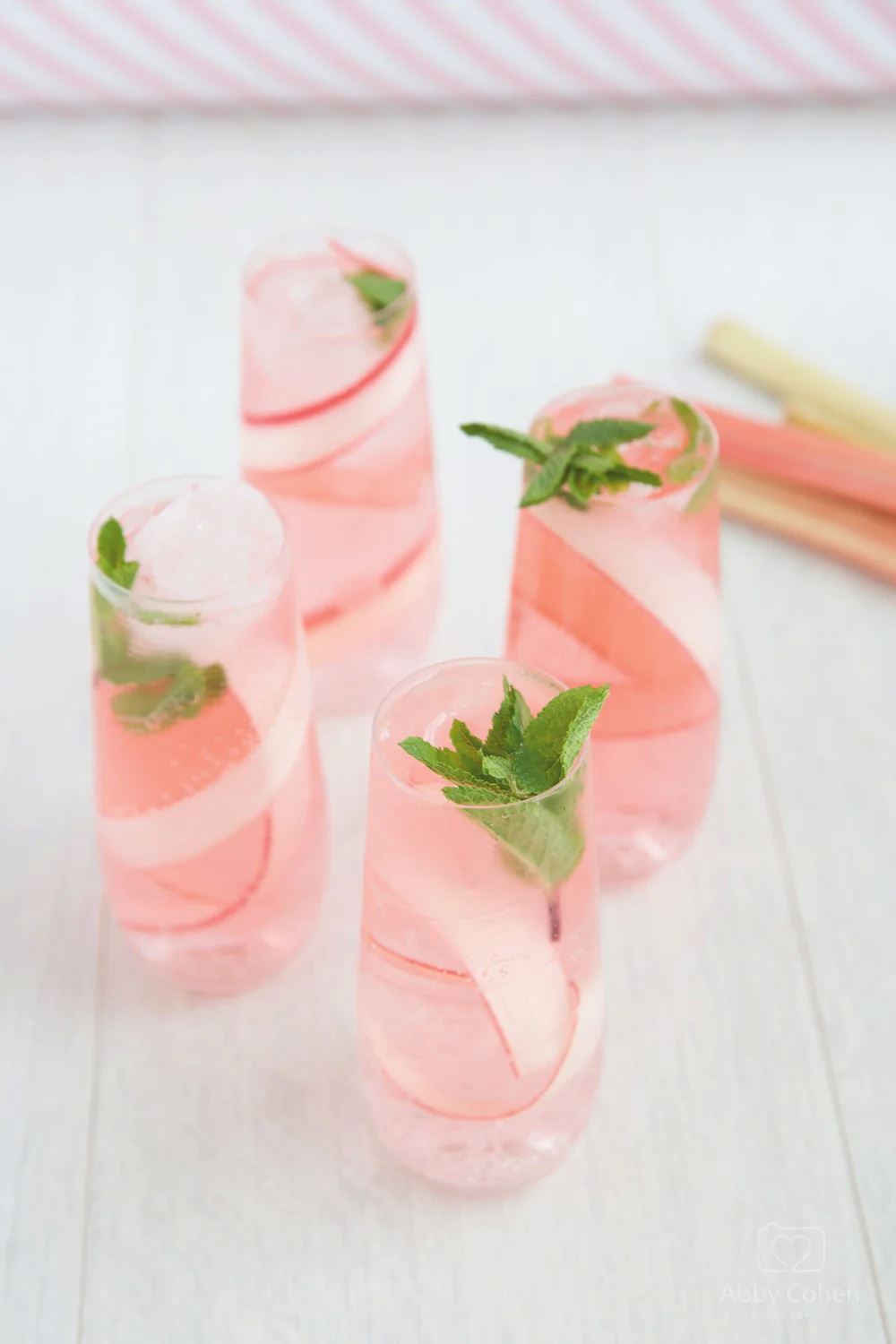 Mikasa Cheers Glass Set – 4 Elegant Pieces for Stylish Dining