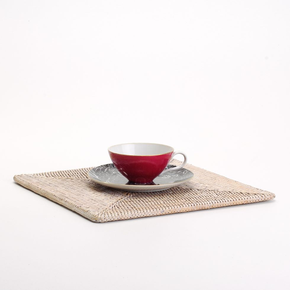 Handmade rattan square placemat: rustic elegance for your table, 31*31*1 cm.