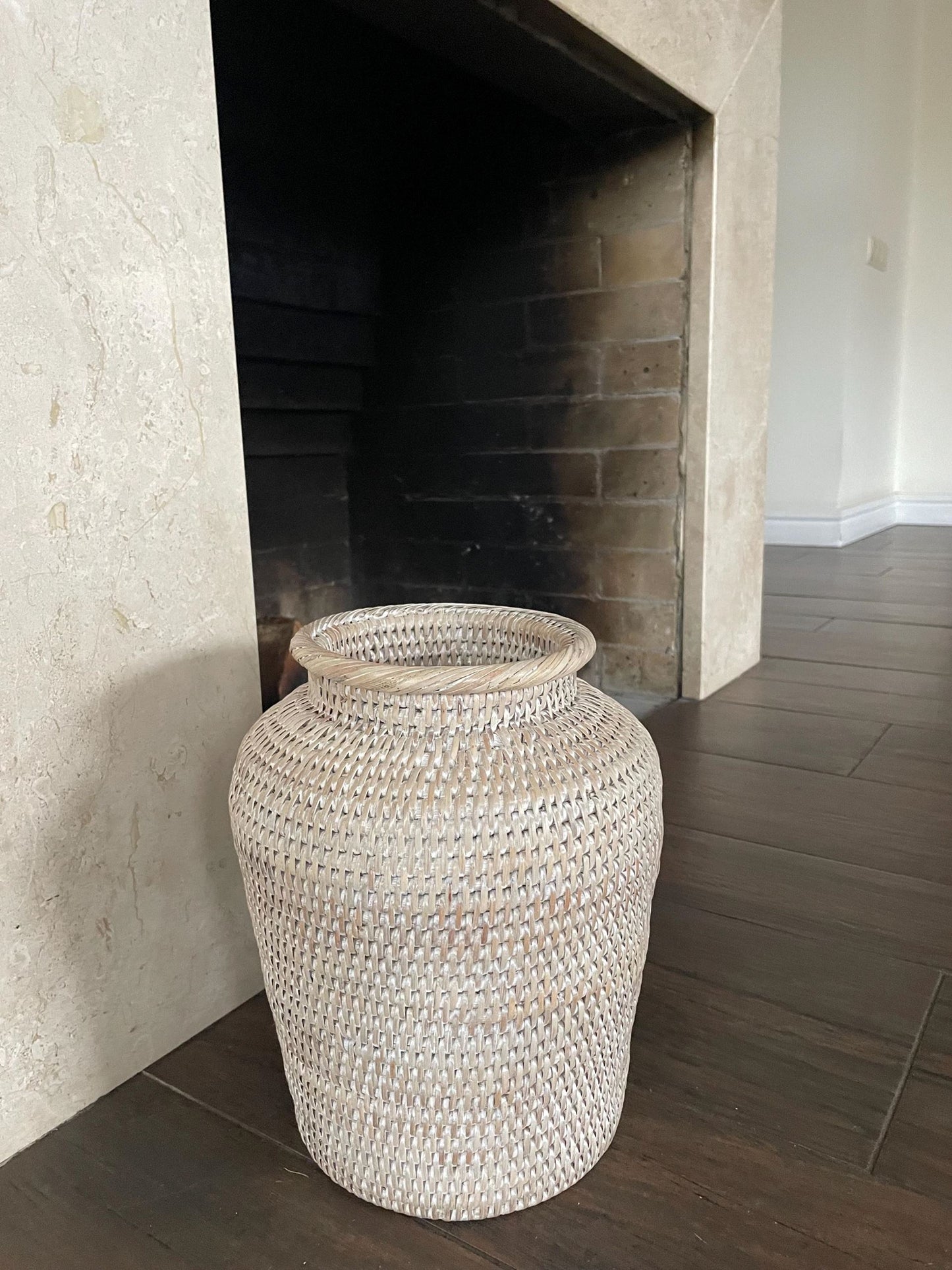 Colonial Vintage Scandinavian Style Decorative Dried Flower Vase