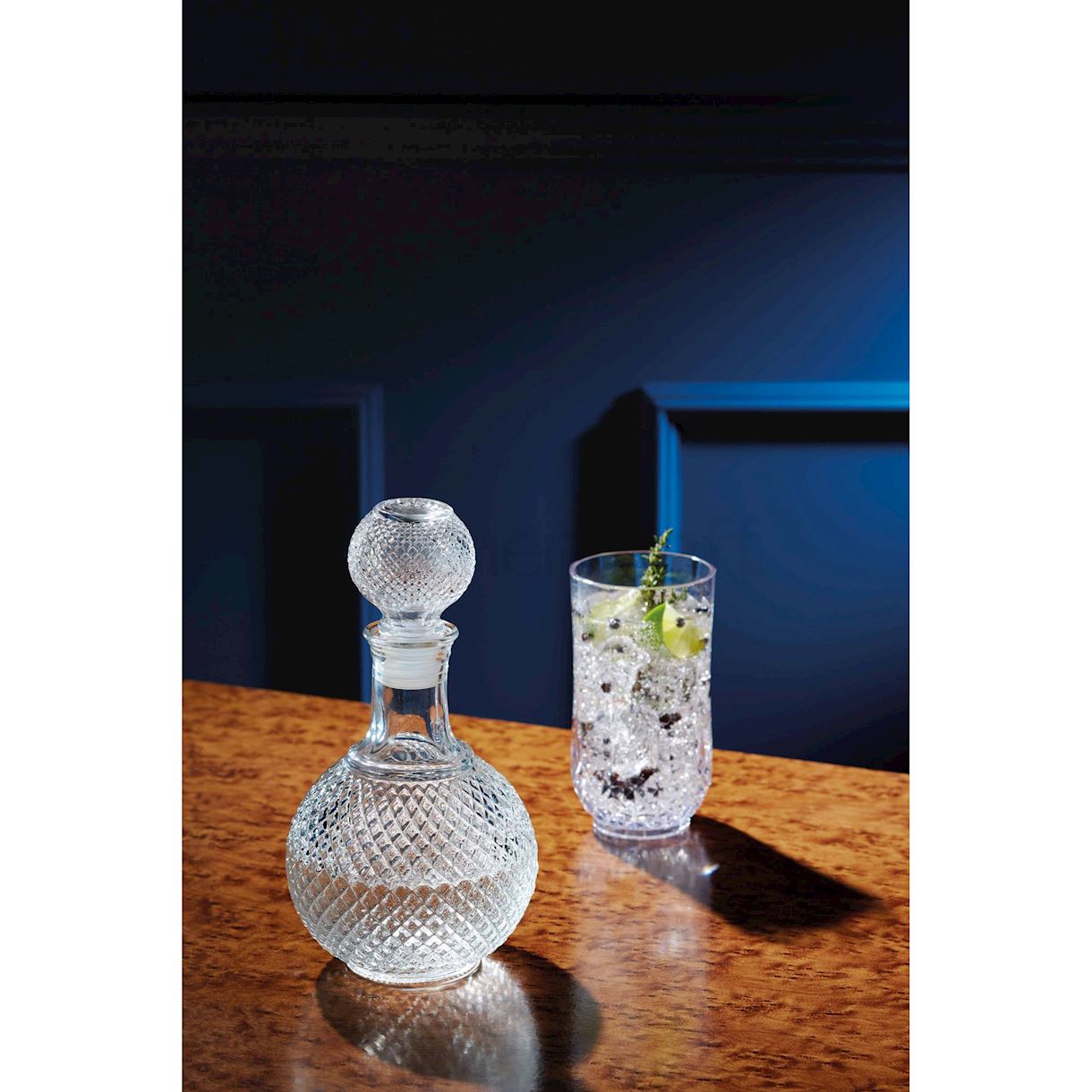 Cold mojito in a stylish set
