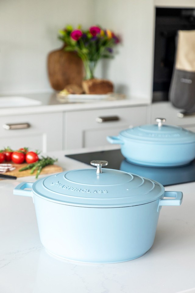 MasterClass Sky Blue pan, 5 L, MCMCRD28SKY
