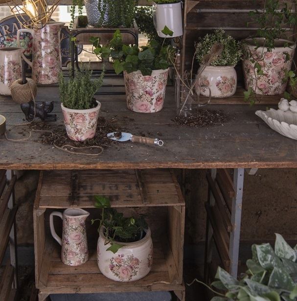Ceramic Flower Pot in Vintage Style Roses, 14*12 cm, 6CE1419M