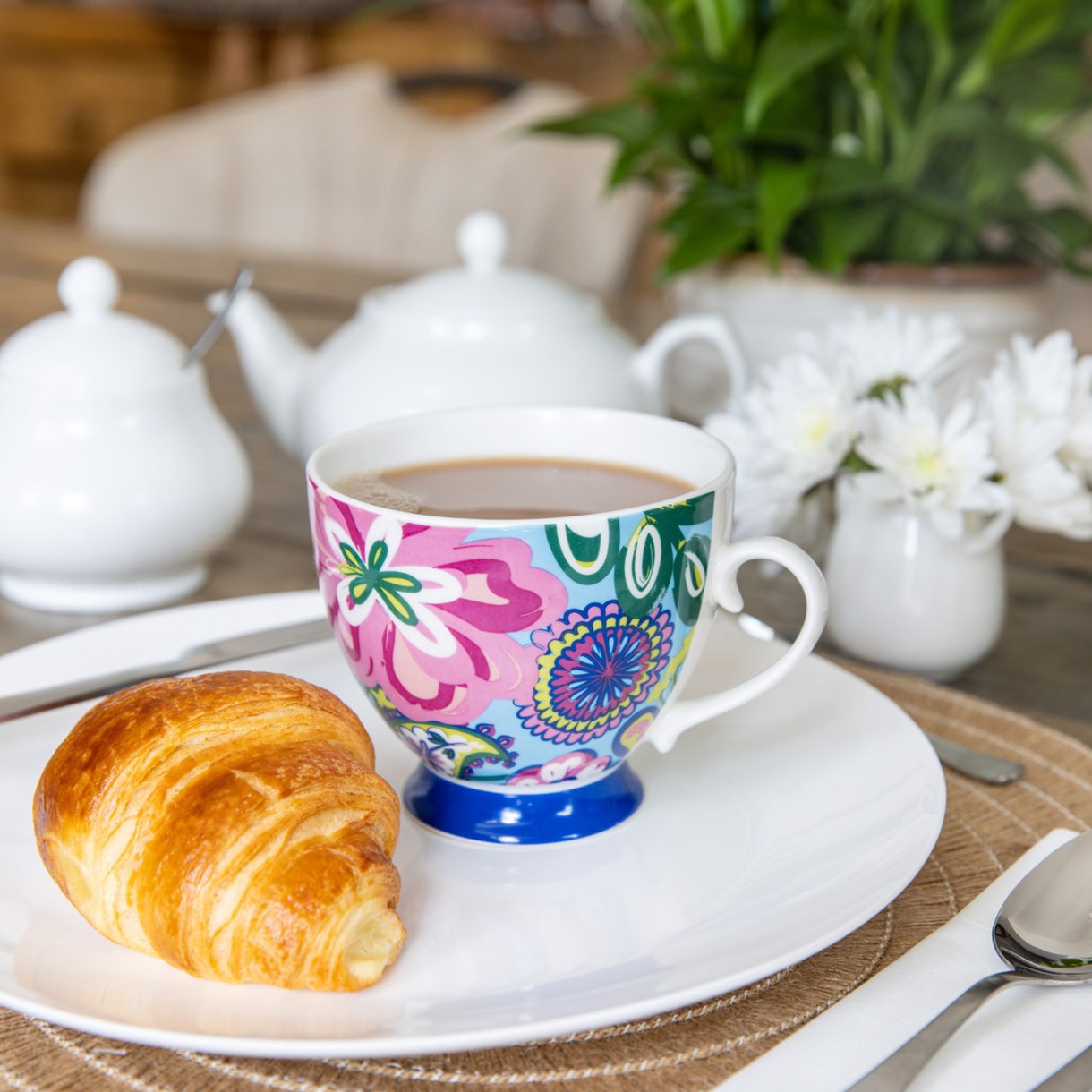 KitchenCraft China Bright Floral Footed Mugs