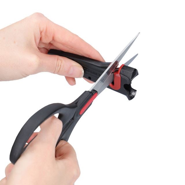 Kitchen scissors with built-in sharpener by MasterClass