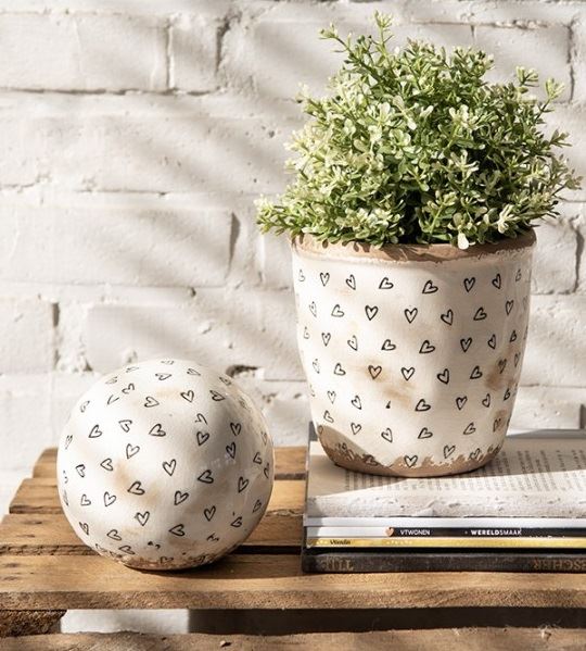 Ceramic Flower Pot in Vintage Style Black Hearts, 13*12 cm, 6CE1652S